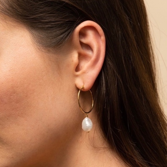 Mejuri Organic Pearl Large Hoops Gold Vermeil - Picture 2 of 6